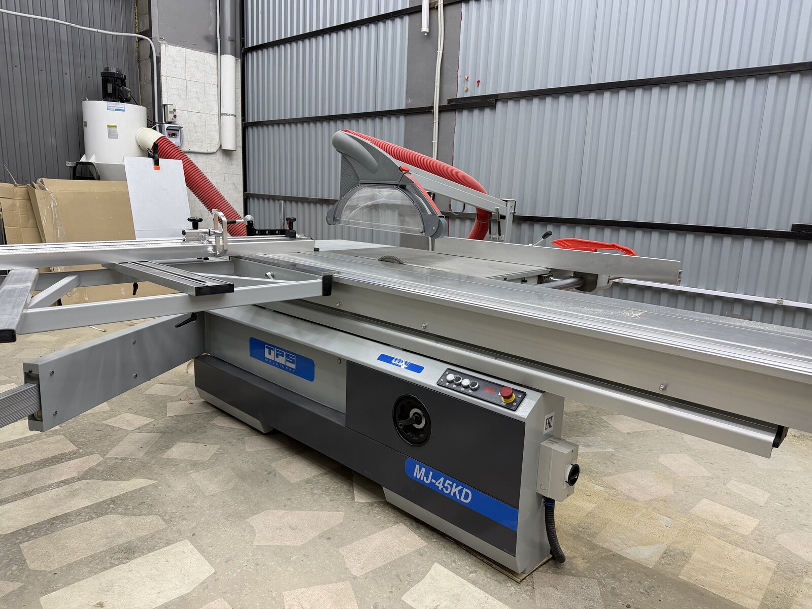 Кухня на заказ — встроенная техника и скрытая фурнитура, работа СКАЙСИТИ